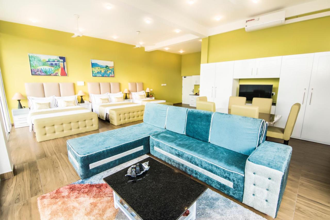 Tip Top Boutique Hotel เอลลา ภายนอก รูปภาพ