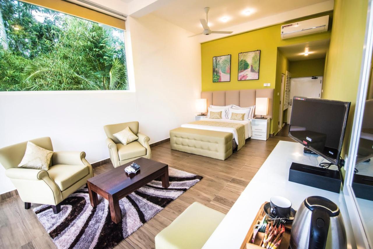 Tip Top Boutique Hotel เอลลา ภายนอก รูปภาพ