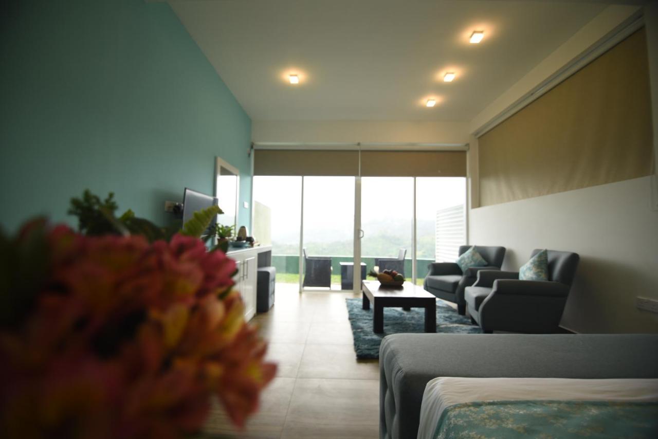 Tip Top Boutique Hotel เอลลา ภายนอก รูปภาพ