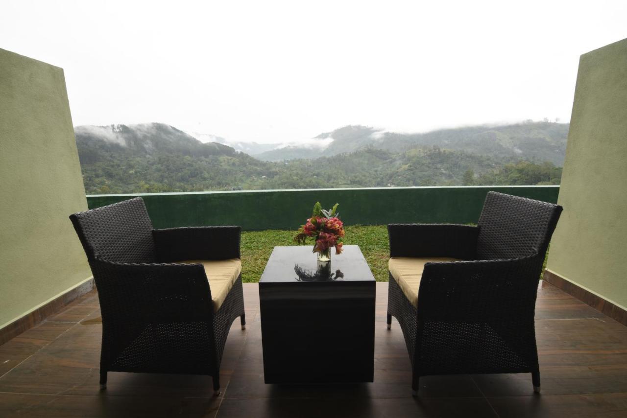 Tip Top Boutique Hotel เอลลา ภายนอก รูปภาพ