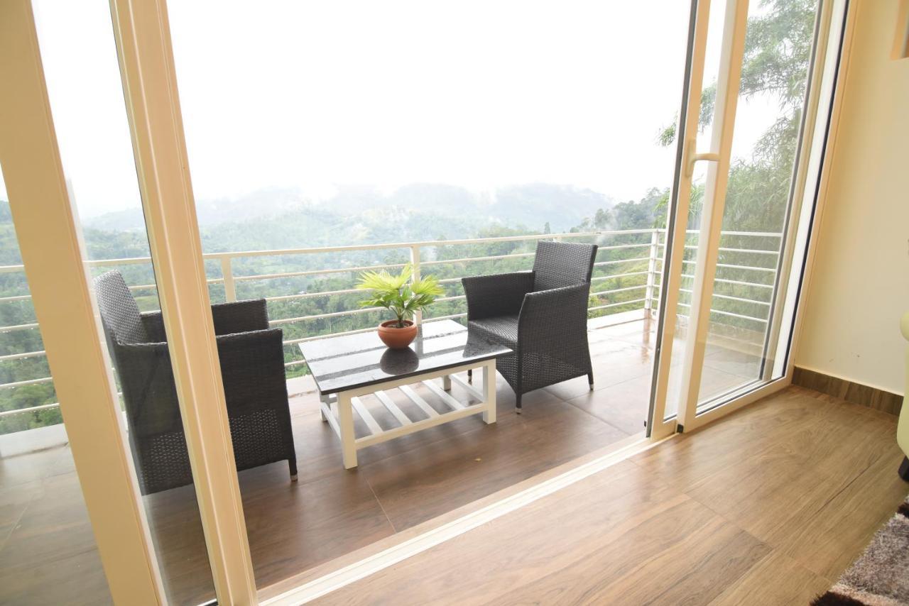 Tip Top Boutique Hotel เอลลา ภายนอก รูปภาพ