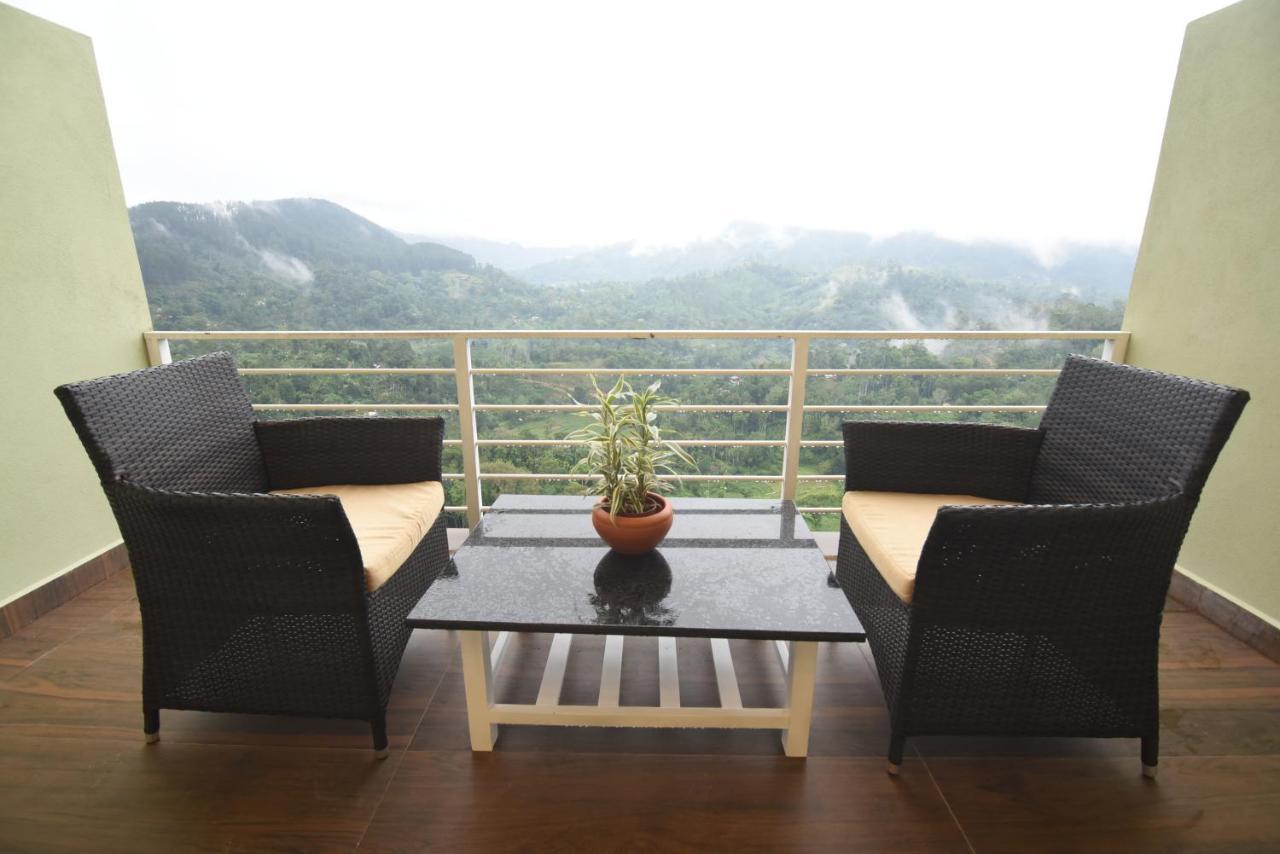 Tip Top Boutique Hotel เอลลา ภายนอก รูปภาพ