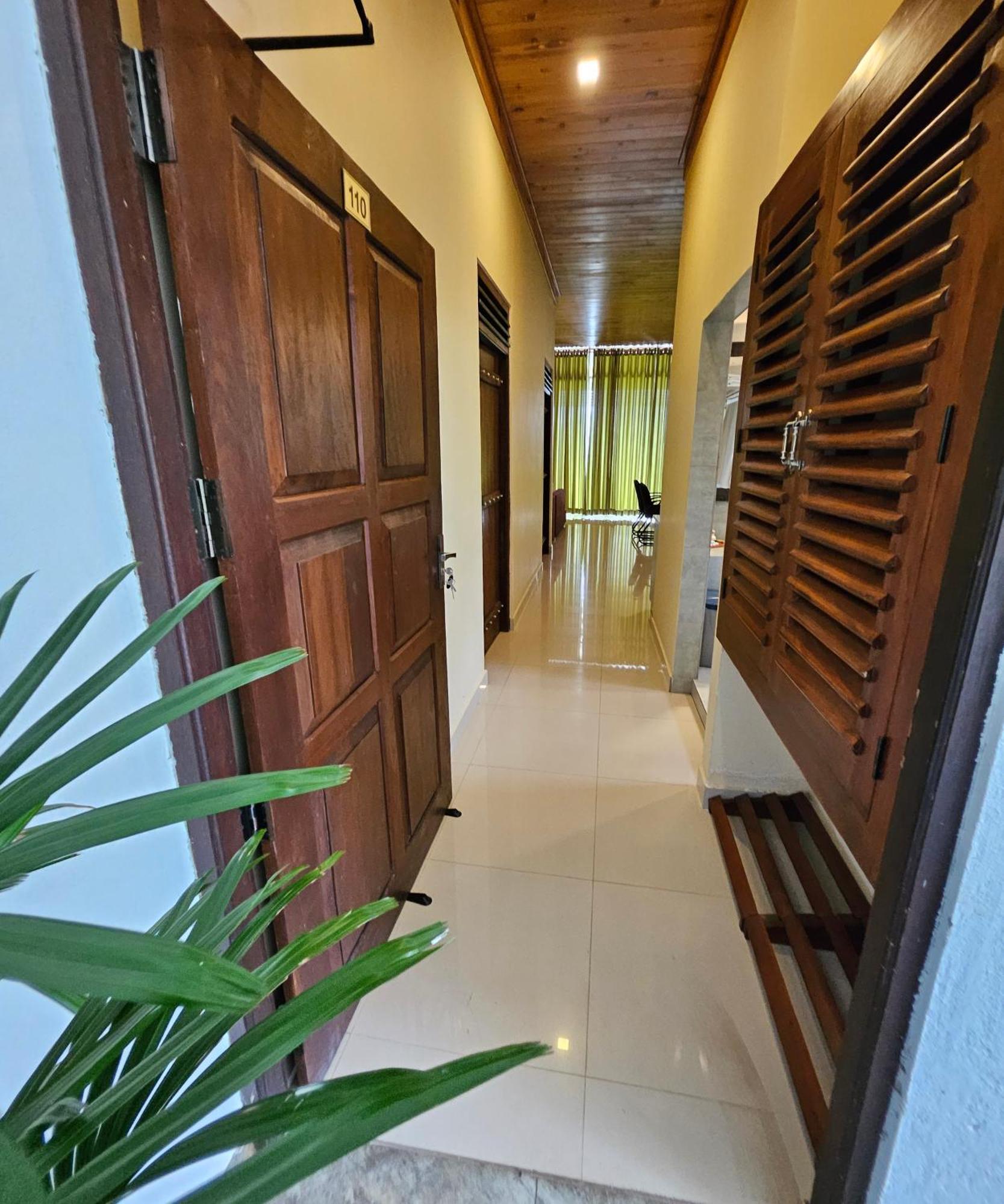 Tip Top Boutique Hotel เอลลา ภายนอก รูปภาพ